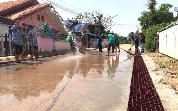 ร่วมทำความสะอาดถนนภายในหมู่บ้าน หมู่ที่ 1 บ้านคลองห้วยยั้ง